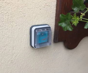 prise renforcée witty Hager